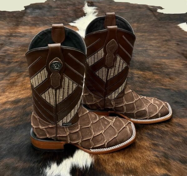 59fa7bad-e94b-4d12-8e11-0228e5fb78fe MPC PIRARUCU BROWN