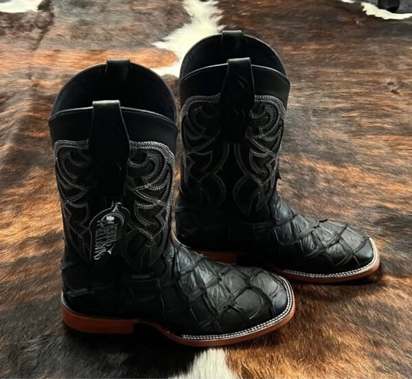 MPNA PIRARUCU BLACK WITH BROWN SOLE