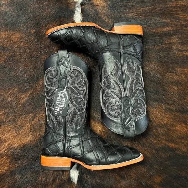 MPNA PIRARUCU BLACK WITH BROWN SOLE