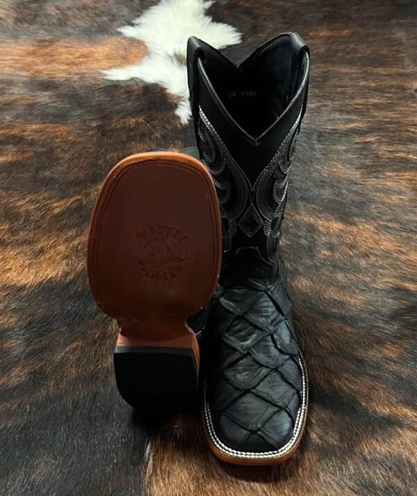 MPNA PIRARUCU BLACK WITH BROWN SOLE