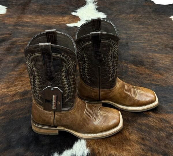 IMG-20260331-WA0042 HCTH CATER TABACO WITH RUBBER SOLE