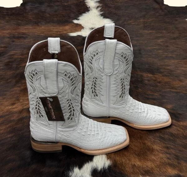 IMG-20260331-WA0102 HFB FUSCUS WHITE