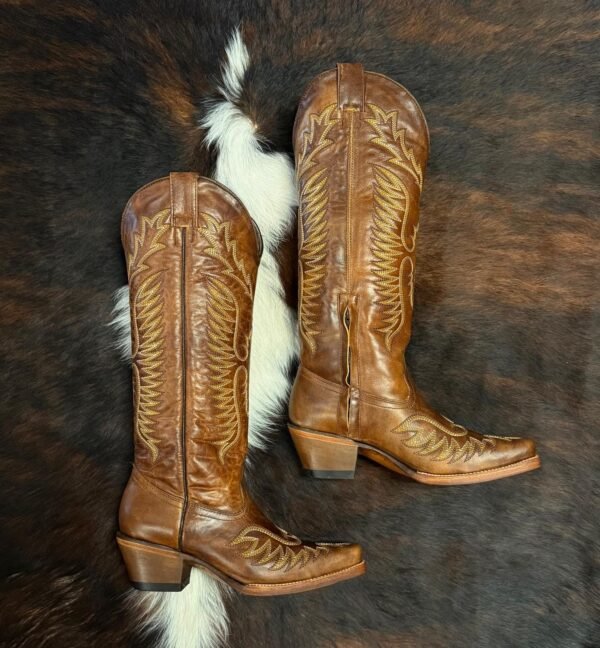 8b4eef29-b909-4f70-851a-30e7d15cf922 RMAC Roca Miel Aguila Comp. Cherokee High-Knee Wildflower Bluebonnet Boots
