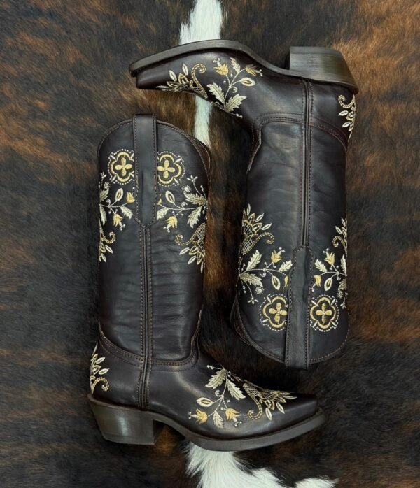 c24cac81-abbb-4ccf-b968-74c3786a0979 WFMP Frida Moka Retro Est. Praga Wildflower Boots